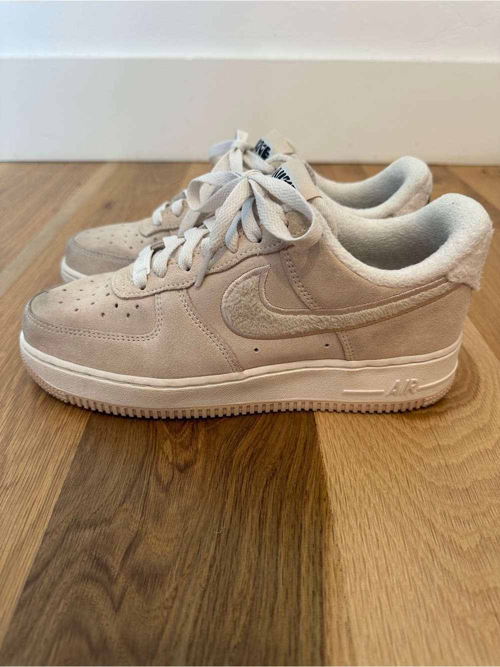 Nike Air Force 1 Low Suede Sneakers - Light Beige